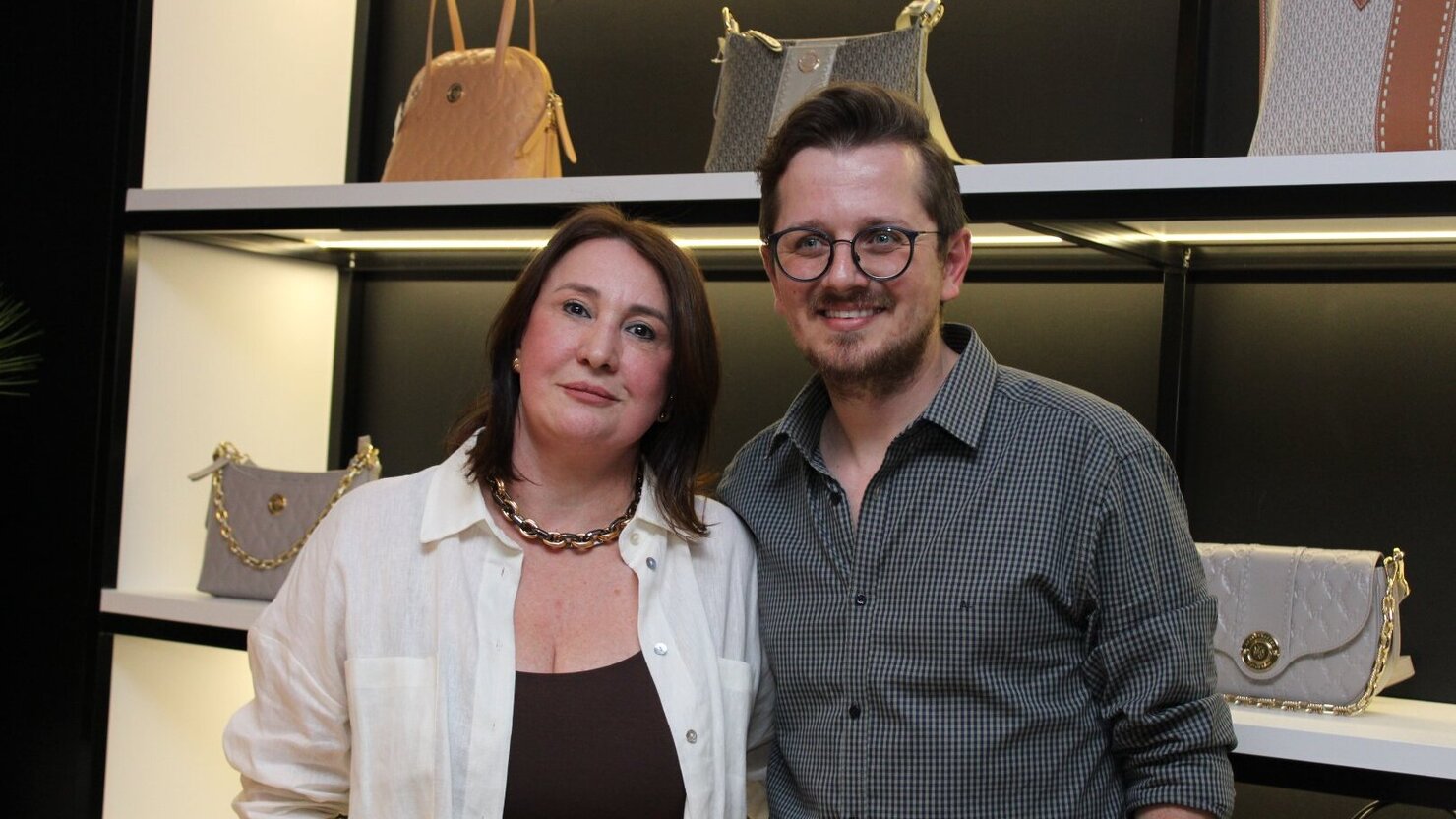 Silvia e Bruno: uma dupla de sucesso cuja parceria slida e visionria coloca a V I E em destaque absoluto na vitrine da moda. - Fotos: Lus Longhini