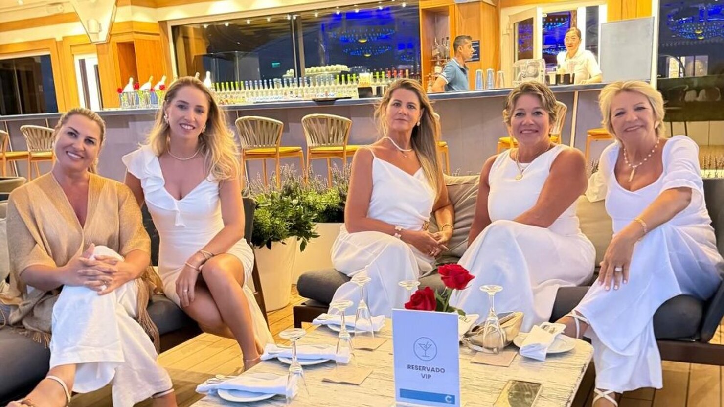 Momentos entre amigas que tornam a viagem ainda mais especial. - Foto: Divulga��o